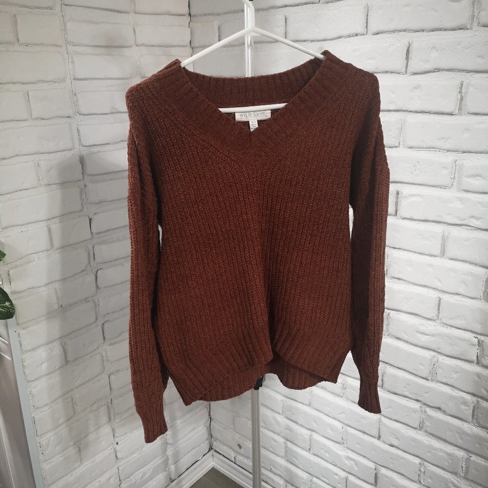 Wild Skye Ladies Size Small Rust Color V-neck Straight Fit Chenille Sweater
